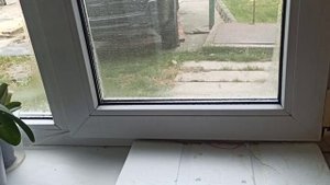 Утепление подоконника. Осень сезон цветоносов.