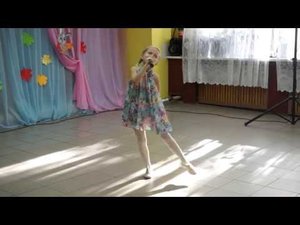 Аня Белова "Я танцую" (А. Петряшева). Выездной концерт в Головеньковском доме-интернате 21.10.2017.