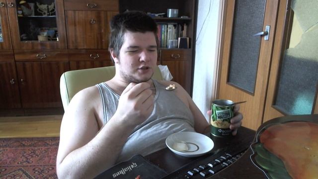 Жрать Давай!!!! Фасоль из банки с чесночным соусом (Зик) Heinz. Обжор c реслером "Казановой" из НФР смотреть онлайн