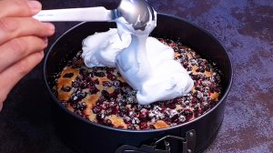 Пирог с меренгой и ягодами / клюквой. Pie with meringue and berries / cranberries.