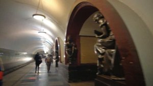 Прогулка по станции метро Площадь Революции. Москва