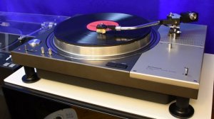 Проигрыватель винила Technics SL-1100 (2)