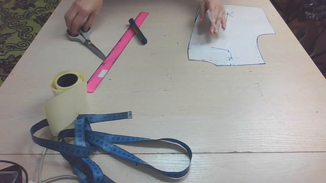 Так я отвечаю на вопросы в платном ТК. Как размоделировать плечевую вытачку, раствором 3 см. см опи смотреть онлайн