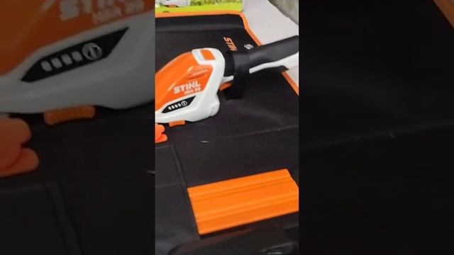 Podadeira Stihl HSA26 a bateria