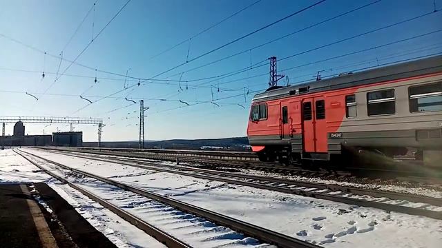 прибытие электропоезда на станцию Сулея 16.03.2022