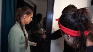 НОЧЬ в мистическом доме на КЛАДБИЩЕ рум тур паранормального дома с призраками