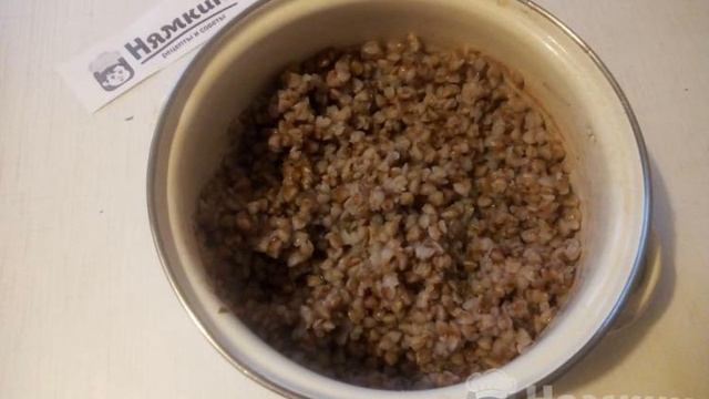 Гречка с консервированными шампиньонами, луком и морковью на ужин