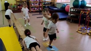 Физкультурное занятие с элементами Зверобатики С.В.Реутского