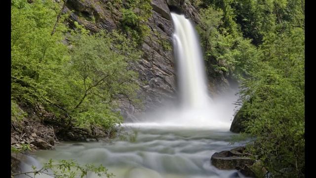Релаксация у водопада восстановит приятные воспоминания о посещении вами аналогичных мест смотреть онлайн