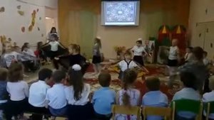Танец с платками (старшая и подготовительная группы)