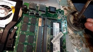 Нетбук Lenovo X100e не включается, слегка дергается вентилятор