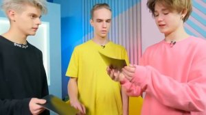 ЧТО В ТЕЛЕФОНЕ У LESHA MAISAK ?!