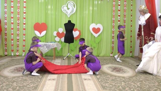 Танец портных на утреннике 8 Марта 2018 в сташей группе Муз рук Максюта Г В смотреть онлайн