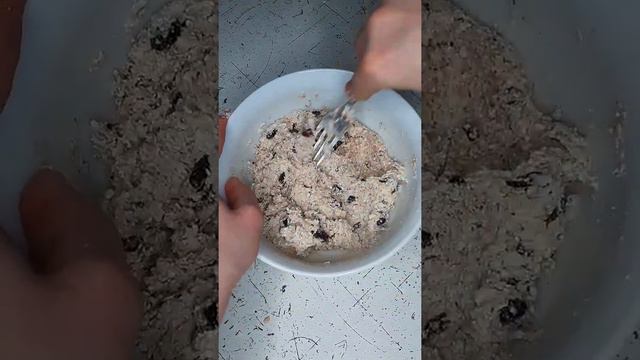 Готовим мягкие творожные печеньки 🍪  с овсянкой 🌾 бананом 🍌 и изюмом 🍇 Ням-ням 😋