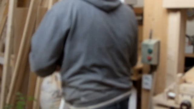 Пилим грушу диаметром 40см - самод. ленточная пила смотреть онлайн