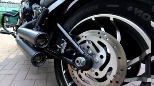 Тюнинг Harley Davidson Sport Glide 2019.
Установлены глушители немецкого производителя Kess Tech -