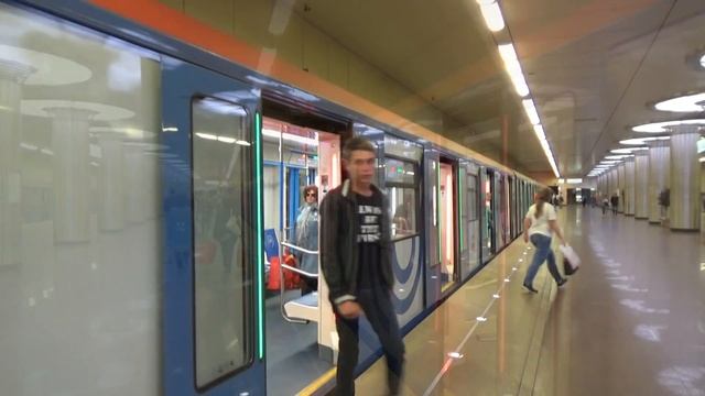 Электропоезд 81-765/766/767 "МОСКВА" №45 на станции метро Котельники