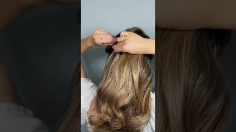 Изысканный пучок за 5 минут #пучок #hairinspo #hairhacks #hairdo #hairtransformation