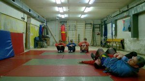 Контрприем от броска СПИНА С КОЛЕН