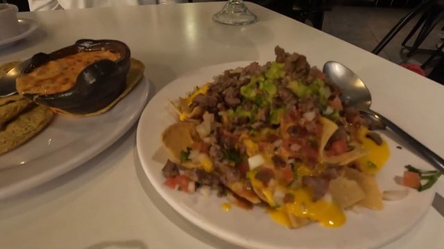 Comida BARATA en la Zona Hotelera de Cancún, México смотреть онлайн