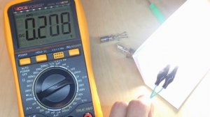 Электричество из неоновой лампы - Фотоэлектронная эмиссия - Electricity From a Neon Lamp.