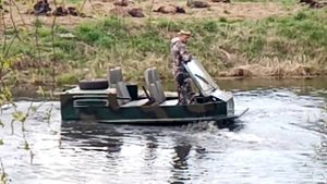 Гусеничный вездеход бродяга. Испачкали, потом помыли. Продолжение в следующем видео