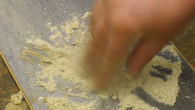Смешал КЛЕЙ ДЛЯ ПОТОЛОЧНОЙ ПЛИТКИ и Опилки, результат просто шикарный! Теперь всегда так делаю