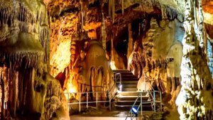 Мраморная пещера в Крыму на нижнем плато горного массива Чатыр Даг