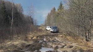 Pajero IO штурмует бездорожье..))