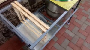 Стол для распечатывания медовых рамок