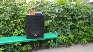 Суровая портативная колонка (Behringer e1520 + Sony cdx-gt300 + акб)