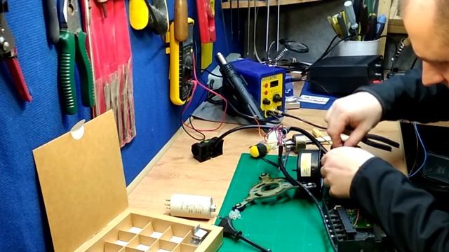 Ремонт кухонной Вытяжки. Разборка. Не работает электро двигатель. смотреть онлайн