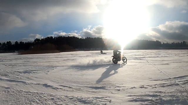 Эндуро | Зимняя покатуха | Дрифт пати Десногорск смотреть онлайн