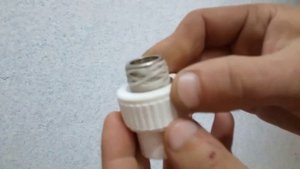 Как наматывать сантехническую нить на резьбу. How to wind a plumbing thread on a thread