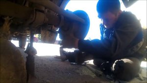 как убрать люфт шкворней на уаз