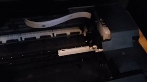 Epson Xp 323  Принтер не печатает или печатает с полосами Самостоятельное обслуживание и ремонт