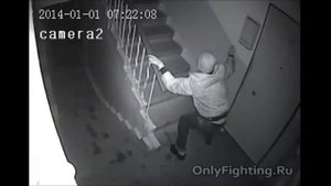 утро 1 января камера в подъезде