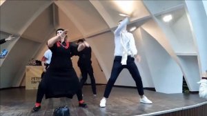 ОБЛОМАЛ НЕМАЛО ВЕТОК,НАЛОМАЛ НЕМАЛО ДРОВ   ВЕСЕЛЫЕ ТАНЦЫ В ПАРКЕ ГОРЬКОГО