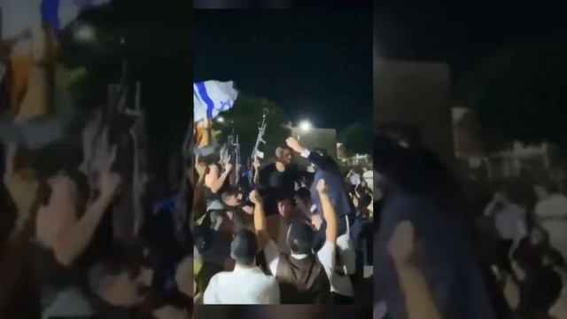 Rabbi dancing with Israeli soldiers #israel