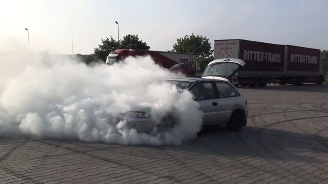 Palenie Gumy Mitsubishi Colt смотреть онлайн