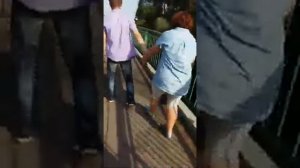 Носите женщин на руках