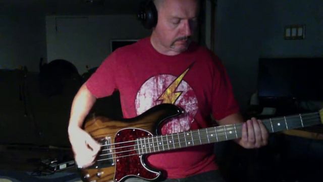 Friday night fun with an Ibanez bass. covering NIN discipline смотреть онлайн