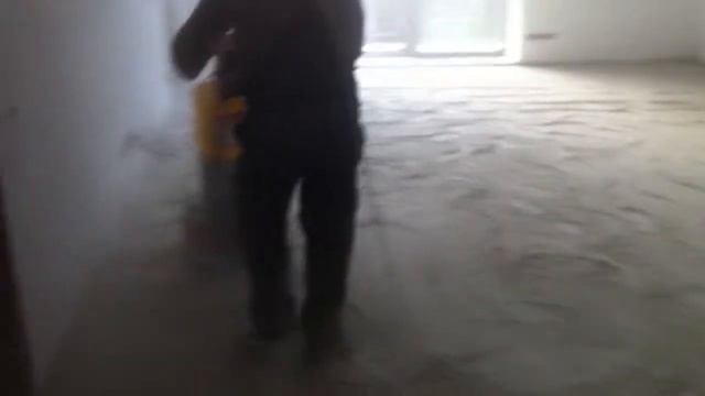 Шлифовка стяжки.