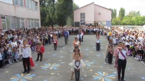 Танец мам с сыновьями