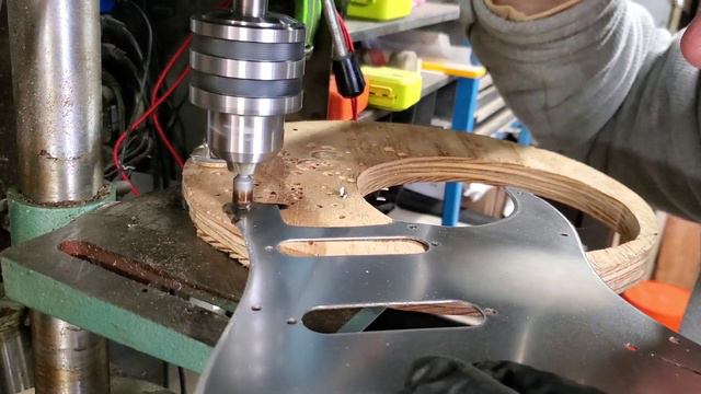 Strat pickguard in stainless steel смотреть онлайн