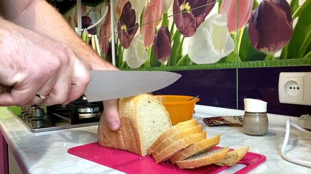 ЖАРИМ ГРЕНКИ НА ЗАВТРАК смотреть онлайн