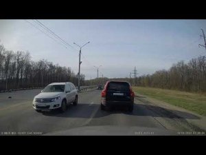 32 Объезд по парковке и проезд на красный