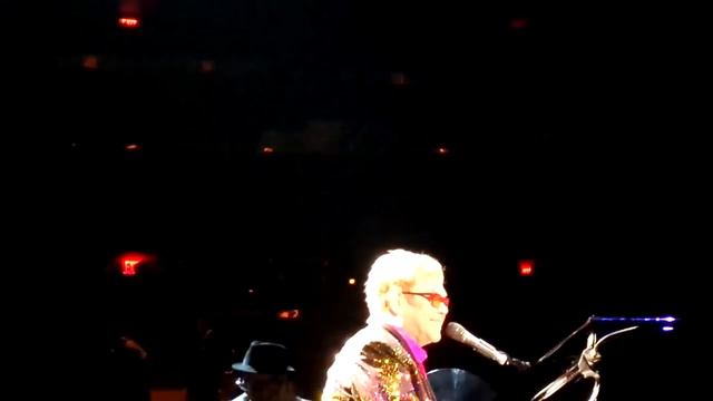 Elton John Madison Square Garden 12/4/13 - Grey Seal and Levon смотреть онлайн