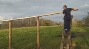 ДЕРЕВЕНСКИЙ ПАРЕНЬ..НАЧАЛО МОЕГО БИЗНЕСА!СТРОИМ САМЫЙ БЮДЖЕТНЫЙ КУРЯТНИК