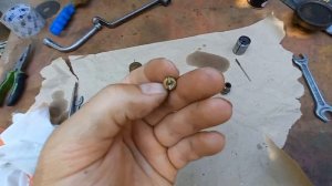 Завожу  мотор мотоцикла к750 на 1 карбюраторе К37...интересное решение от дедушки...